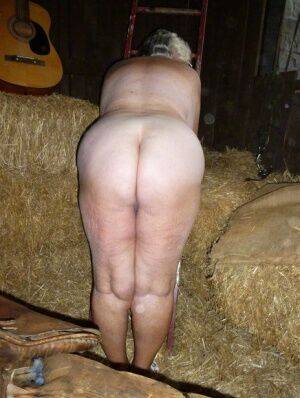 Fat oma Grandma Libby gets naked in a barn while playing acoustic guitar on pornstar6.com