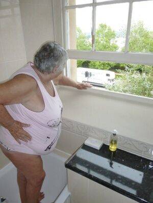 Old British fatty Grandma Libby gets naked while taking a bath - Britain on pornstar6.com