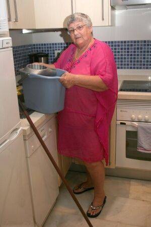 Fat UK nan Grandma Libby gets completely naked while cleaning her kitchen - Britain on pornstar6.com