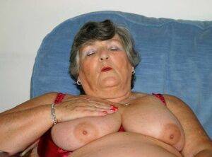 Old UK amateur Grandma Libby uses a vibrator on her horny vagina - Britain on pornstar6.com