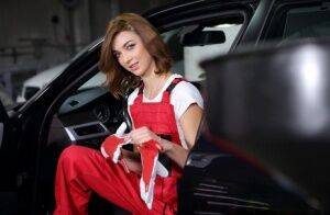 Sexy horny mechanic with awesome body reaches the climax right in a car on pornstar6.com