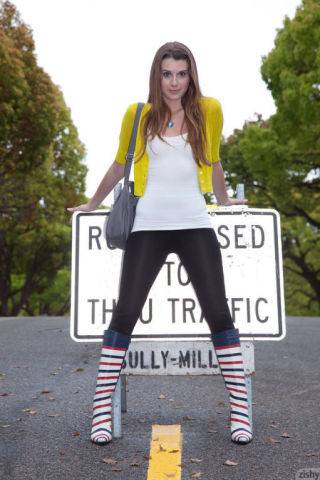 Shelby dompnier in leggings and gasoline boots on pornstar6.com