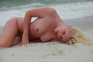 Frolicking naked in the ocean on pornstar6.com