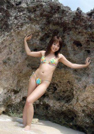 Asian beach babe chikaho ito in bikini showin body on pornstar6.com