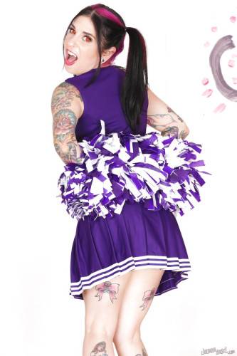 Excellent american milf Joanna Angel in fancy skirt exhibits her ass and pussy - Usa on pornstar6.com