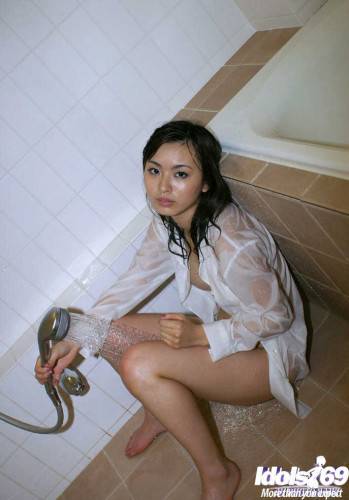 Sylphlike japanese teen Hikari reveals big tits and butt in shower - Japan on pornstar6.com