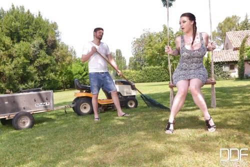 Superb brittish Harmony Reigns in xxx hardcore action outside on pornstar6.com