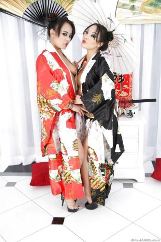 Hot girls Annie Cruz and Asa Akira exposing hot bodies - Japan on pornstar6.com