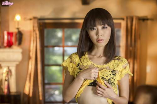 Slender japanese bombshell Marica Hase reveals tiny tits and spreads her legs - Japan on pornstar6.com