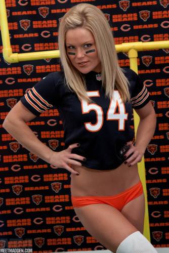 Sporty Golden Haired Girl Meet Madden Enjoys In Taking Her Jersey Off For The Team on pornstar6.com