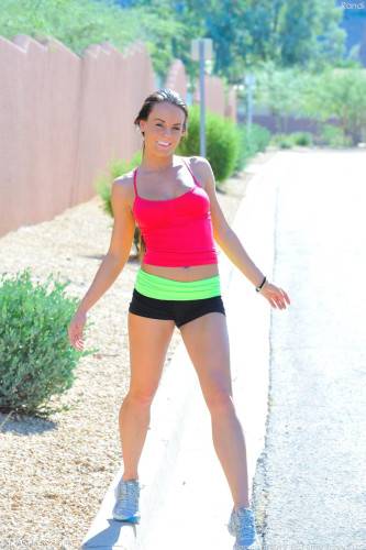 Sporty Brunette Babe Rahyndee James Strips Outdoors And Teases In The Middle Of The Road on pornstar6.com
