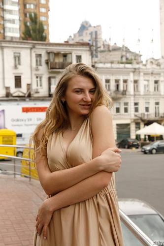 Russian babe Regan Budimir sexy on the streets - Russia on pornstar6.com