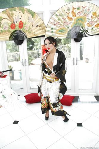 Very attractive japanese milf Asa Akira exhibiting big tits and spreading her legs - Japan on pornstar6.com