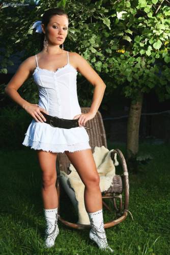 Brunette Jana Mrazkova Strips Her Garments In The Garden And Masturbates Wearing Only Leather Belt. on pornstar6.com