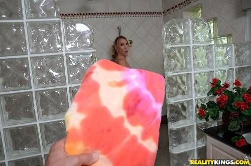 Very attractive american blonde milf Brynn Hunter exhibiting big hooters and hot ass in shower - Usa on pornstar6.com