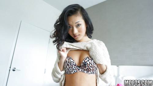 Gracile asian teen Alina Li banged after hot suck on pornstar6.com
