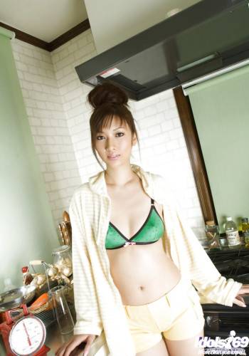 Slim japanese teen Reika in hot posing gallery - Japan on pornstar6.com