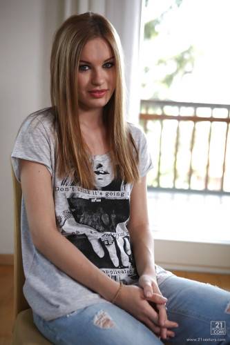 Very attractive russian young Diamond Cross in jeans showing her ass and spreading her legs - Russia on pornstar6.com