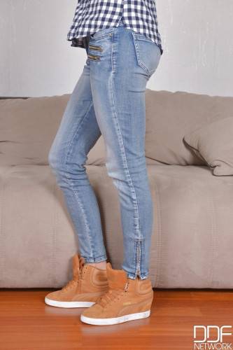Gracile czech dark hair youthful Vanessa Decker in tight jeans makes some hot foot fetish action - Czech Republic on pornstar6.com