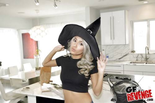 Slim american blonde teen Janice Griffith in cosplay clothing hard fucked after sucking huge dick in kitchen - Usa on pornstar6.com