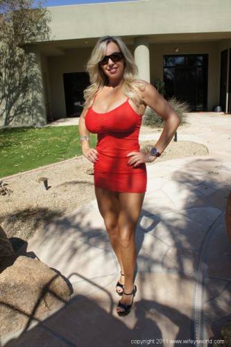 Stunning american mature Sandra Otterson likes some hot foot fetish outdoor - Usa on pornstar6.com