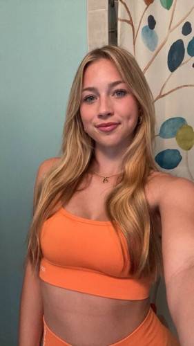 Abbychamplin_ on pornstar6.com